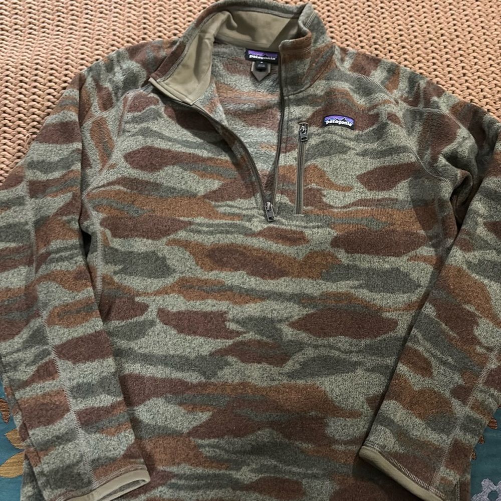 Camo Patagonia pull over